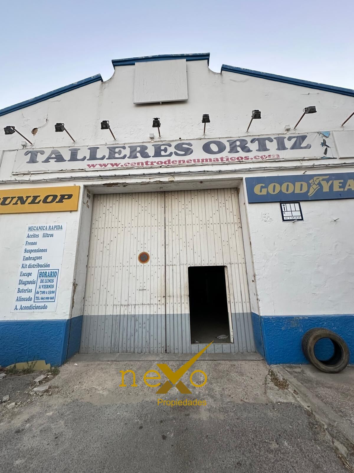 Nau industrial en venda en Carmona