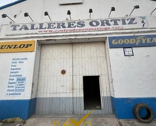 Nau industrial en venda en Carmona