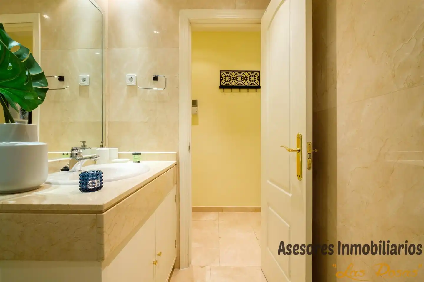 Badezimmer von Wohnung zur Miete in Madrid mit Klimaanlage und Möbliert