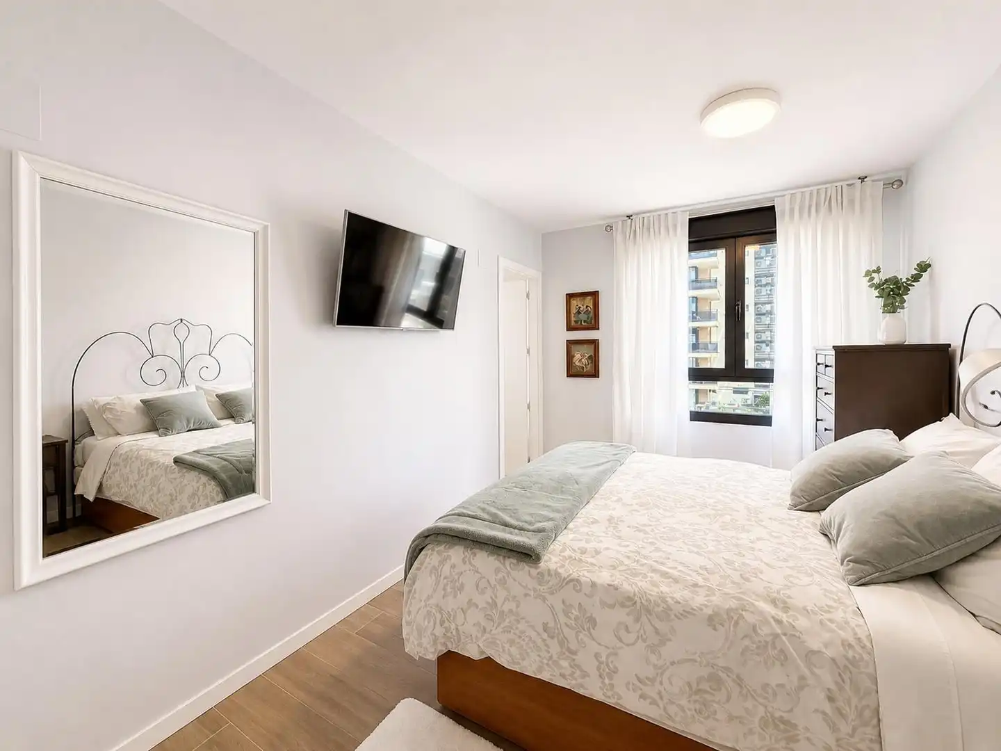 Schlafzimmer von Wohnung zum Verkauf in Valencia mit Klimaanlage, Terrasse und Abstellraum