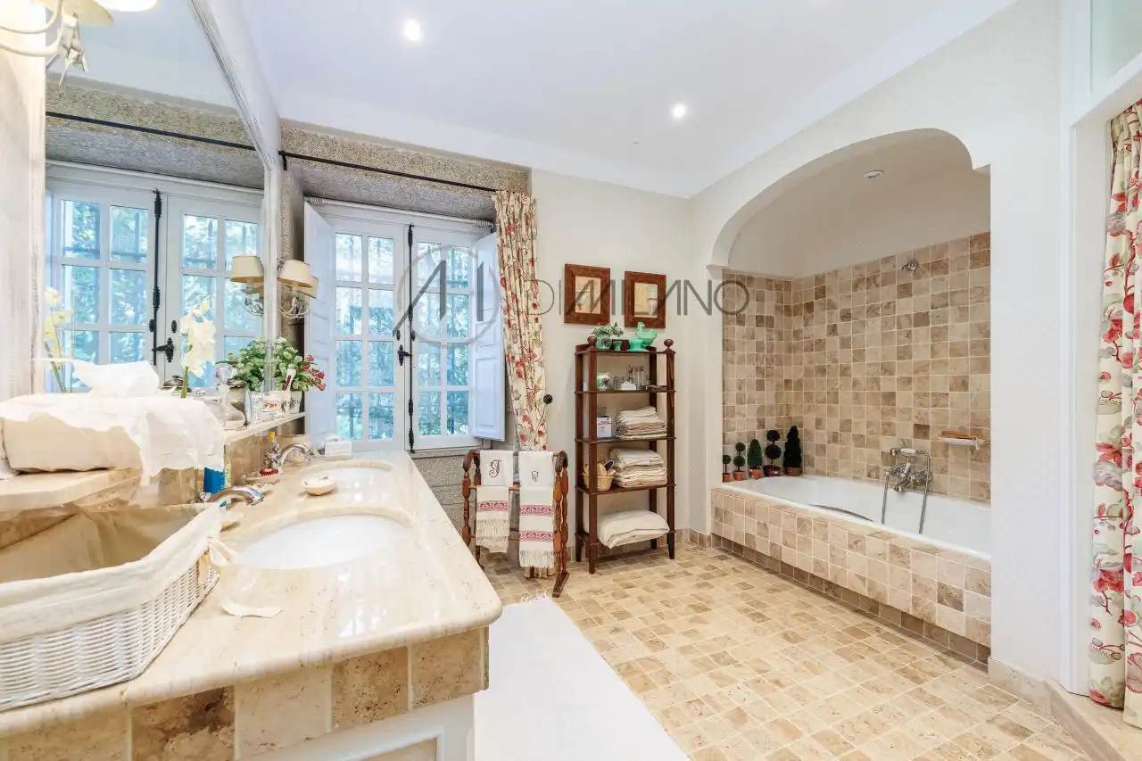 Baño de Finca rústica en venta en Verín con Calefacción, Jardín privado y Parquet