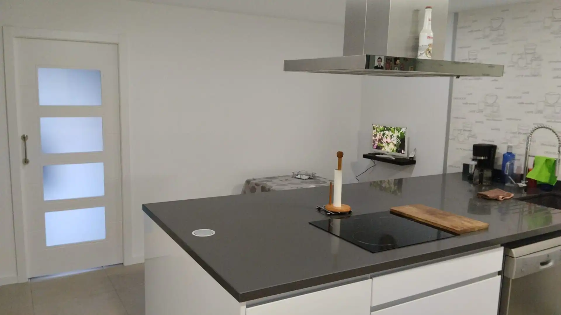 Cuina de Casa o xalet en venda en Carrión de Calatrava amb Jardí privat, Terrassa i Piscina