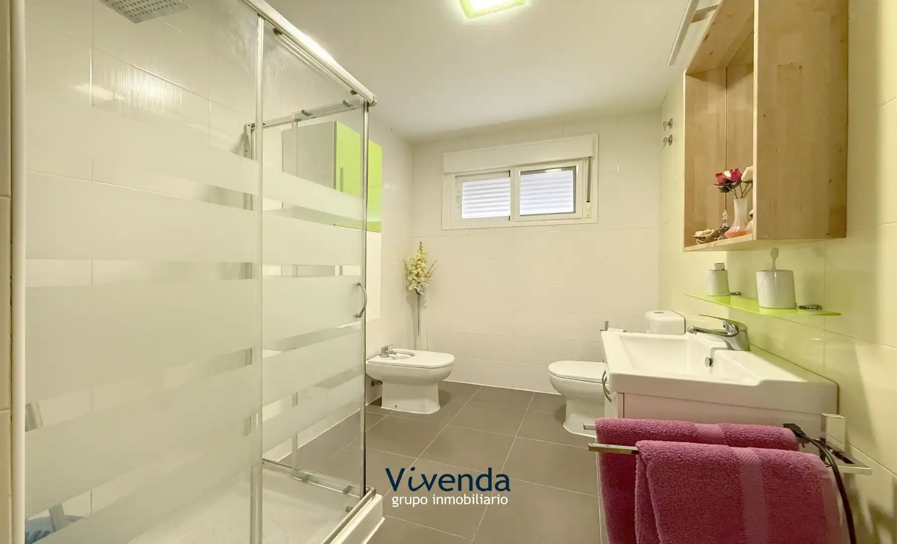 Baño de Casa adosada en venta en Cedillo del Condado con Calefacción, Terraza y Trastero