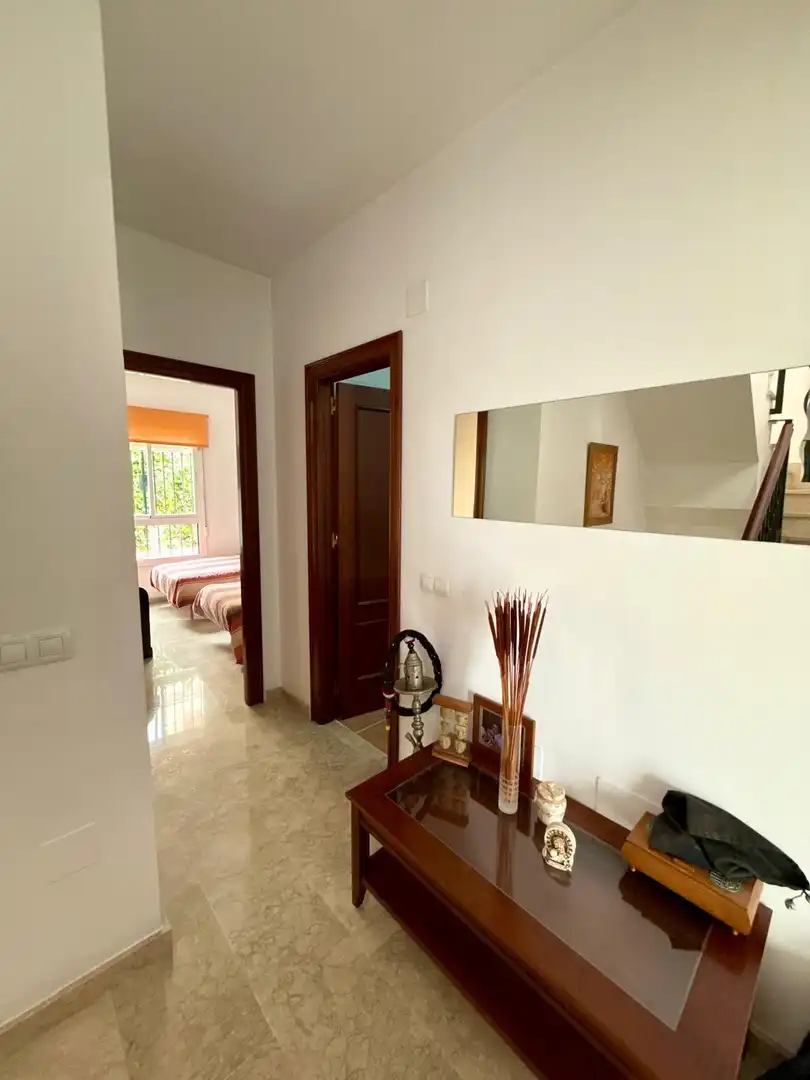 Einfamilien-Reihenhaus zum Verkauf in Vélez-Málaga mit Klimaanlage, Heizung und Terrasse
