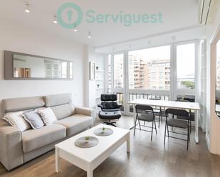 Sala d'estar de Apartament de lloguer en  Madrid Capital amb Aire condicionat, Calefacció i Jardí privat