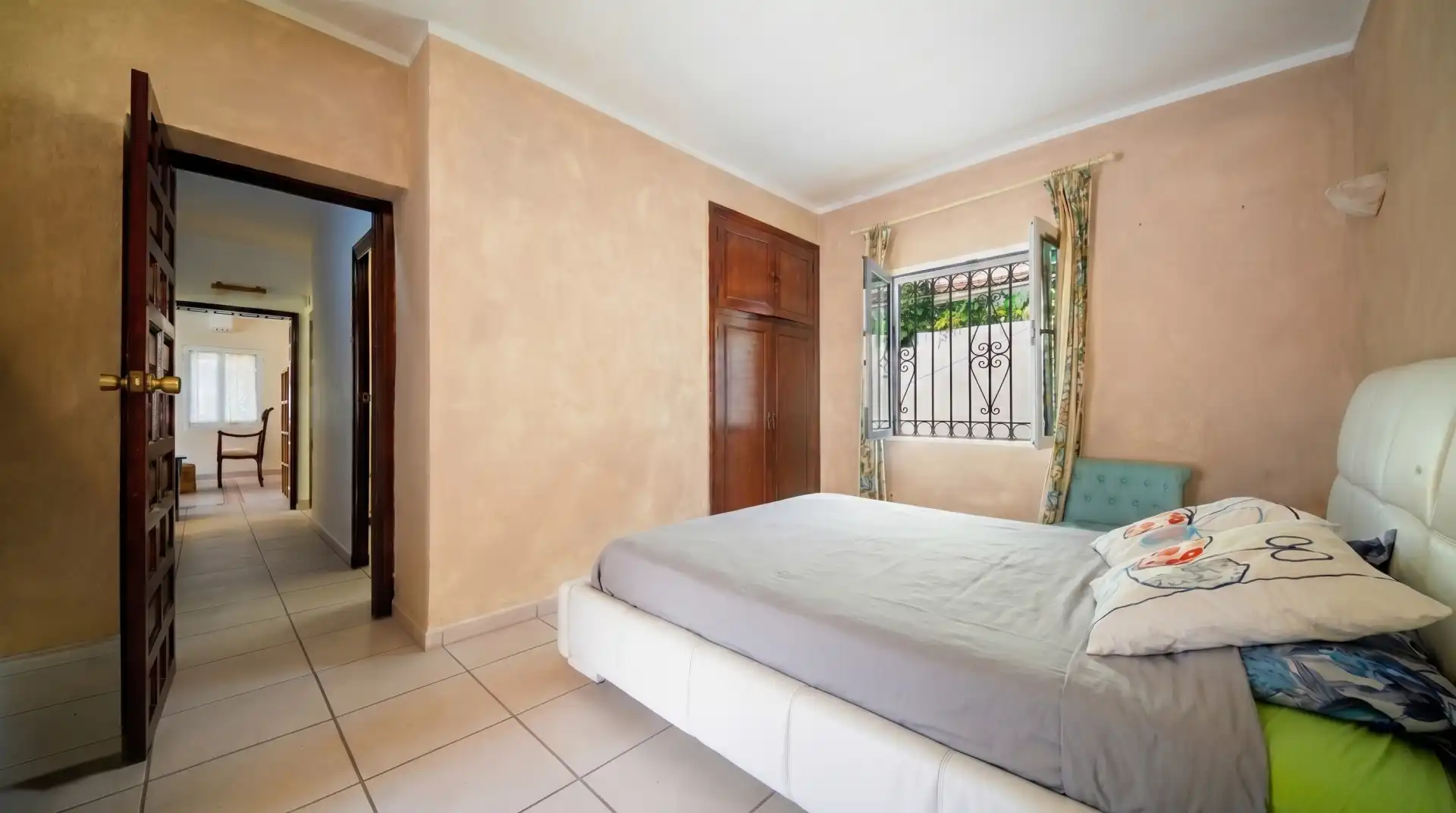 Dormitori de Casa o xalet en venda en Manilva amb Aire condicionat i Terrassa