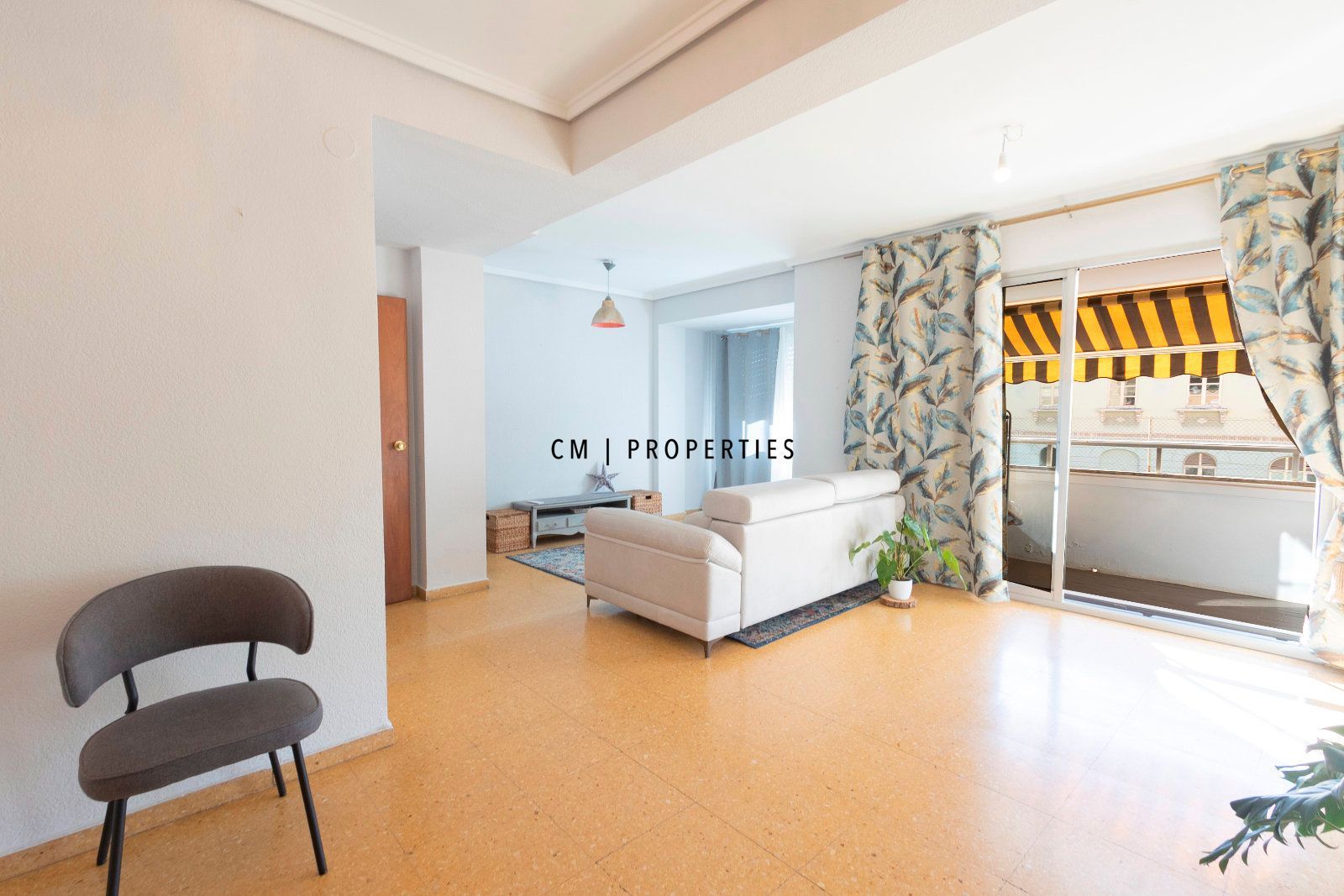 Exterior view of Flat to rent in  Valencia Capital  with Air Conditioner, Heating and Terrace