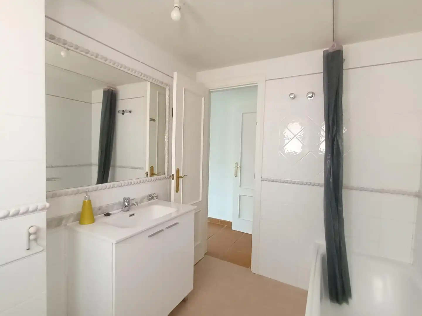 Baño de Casa o chalet de alquiler en Albolote con Calefacción, Jardín privado y Terraza