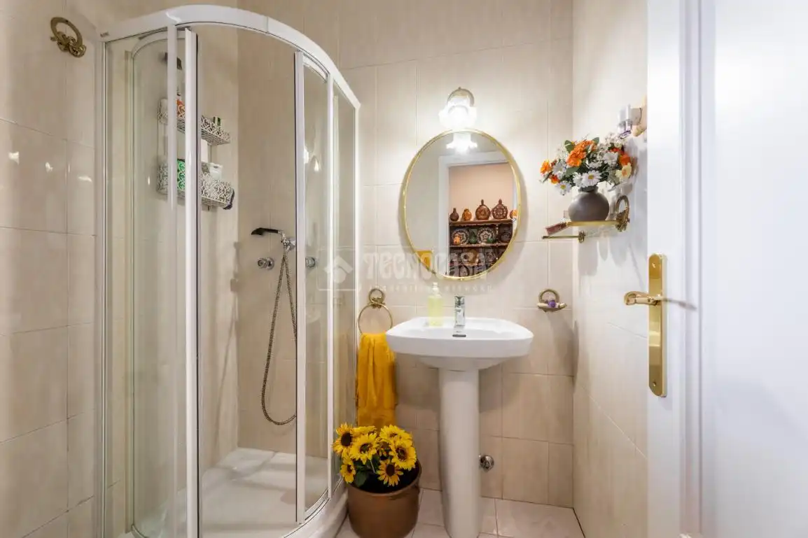 Baño de Casa adosada en venta en Torrelodones con Calefacción, Jardín privado y Terraza