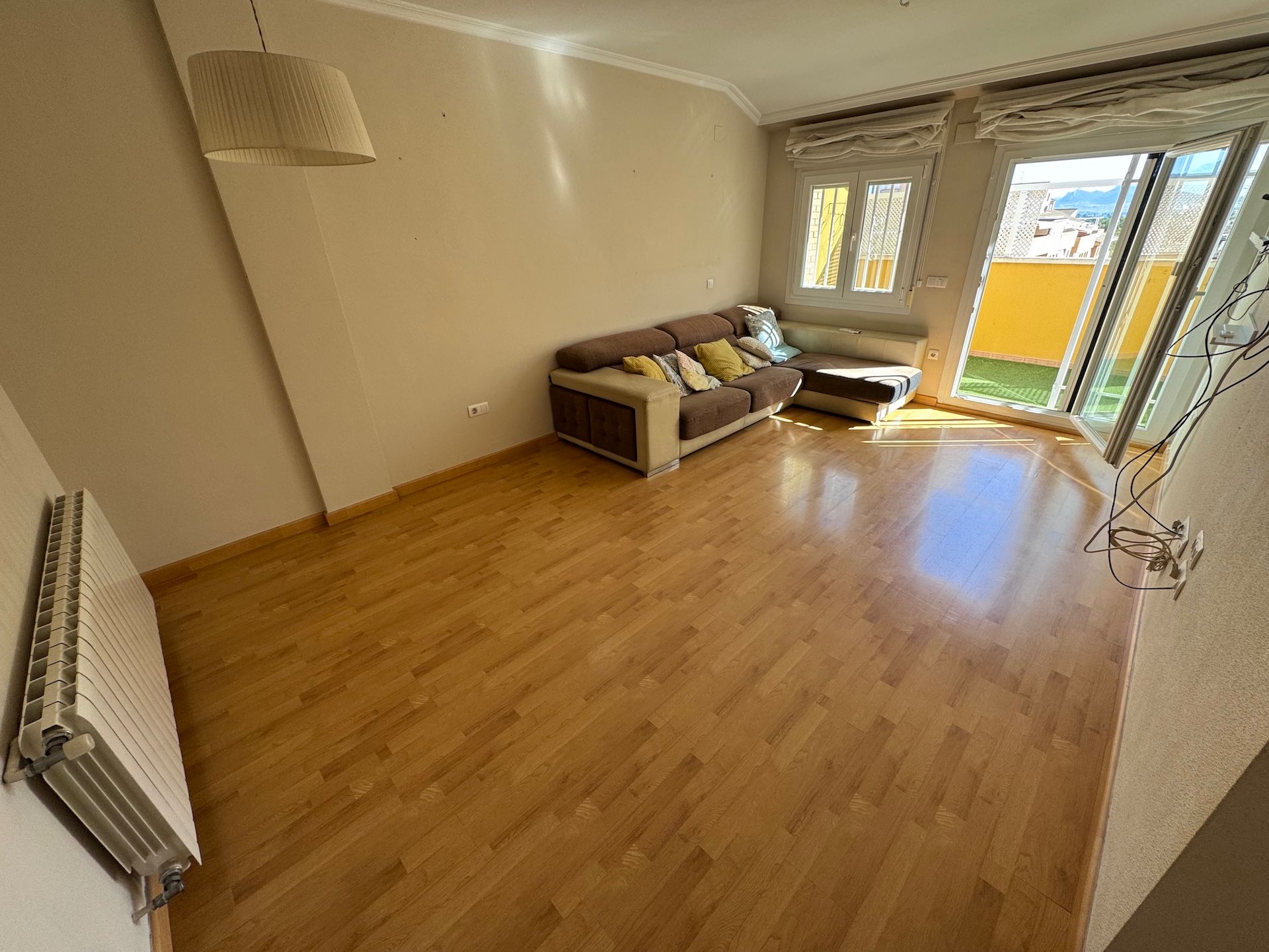 Sala d'estar de Àtic en venda en Villena amb Aire condicionat, Calefacció i Terrassa