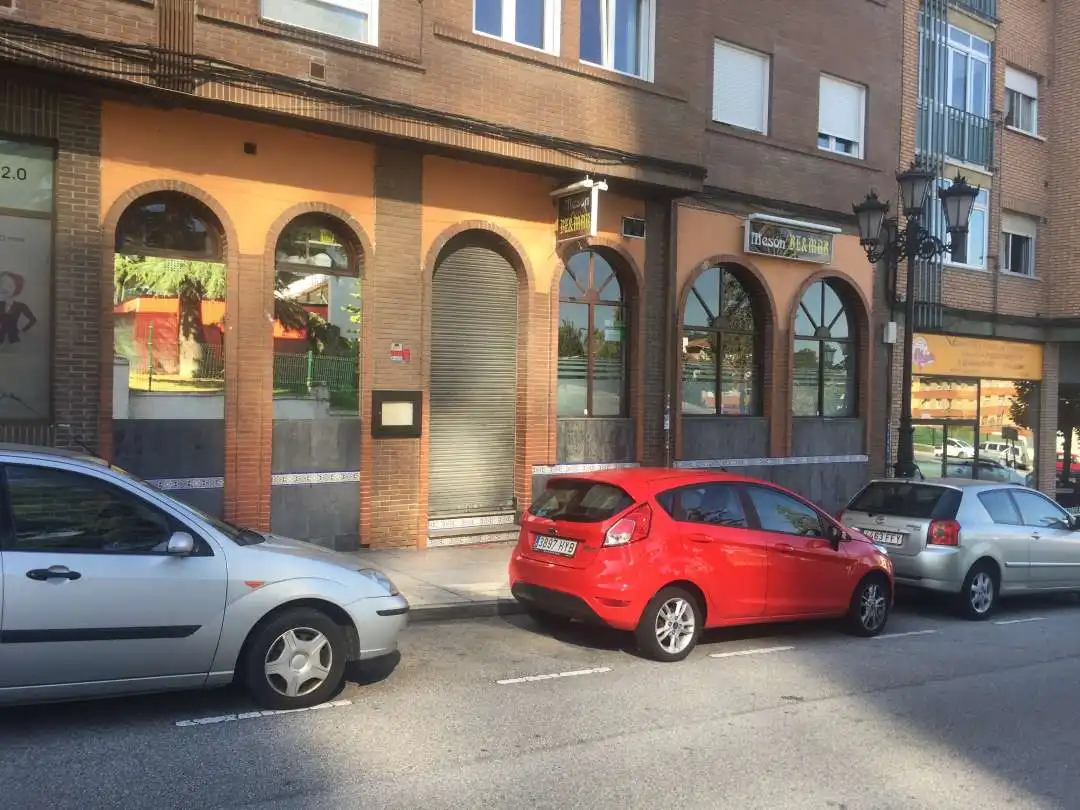 Aparcament de Local de lloguer en Oviedo 