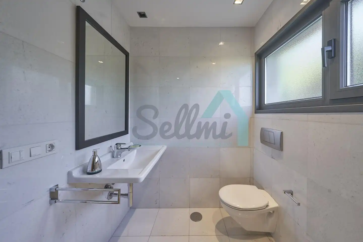 Bathroom of Houses for sale in Gozón  with Heating, Private garden and Terrace