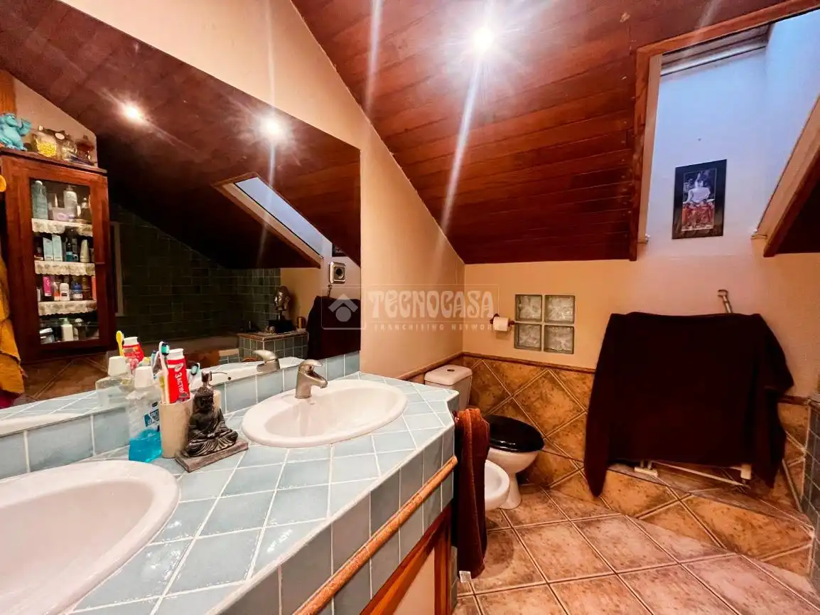 Baño de Casa adosada en venta en Sobradiel con Calefacción y Jardín privado