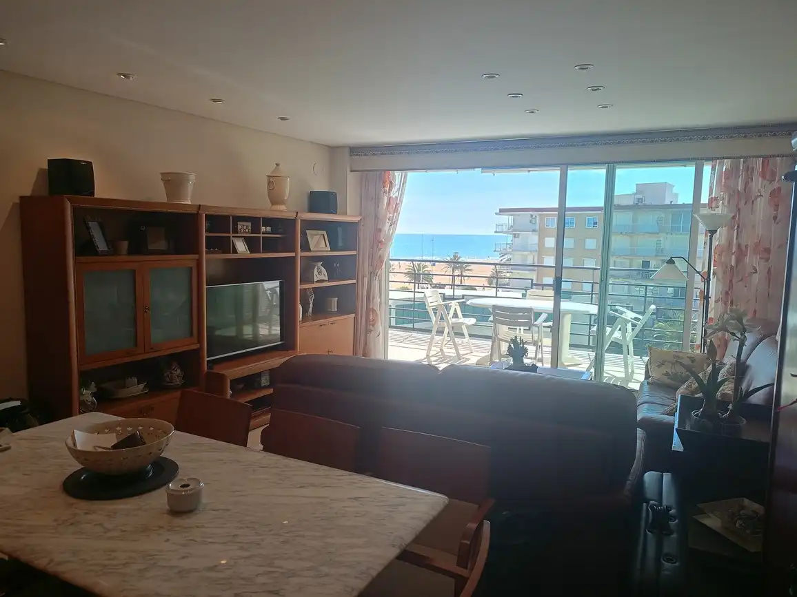 Sala d'estar de Apartament de lloguer en Gandia amb Aire condicionat, Terrassa i Moblat