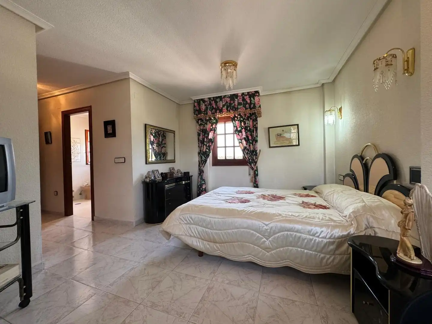Dormitori de Casa o xalet en venda en Alicante / Alacant amb Calefacció, Jardí privat i Terrassa