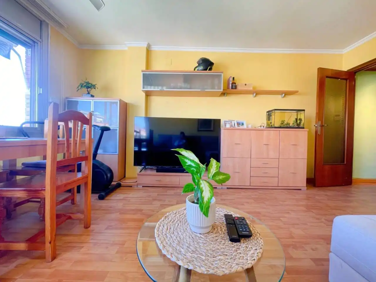 Sala de estar de Piso en venta en Cerdanyola del Vallès con Aire acondicionado, Calefacción y Parquet