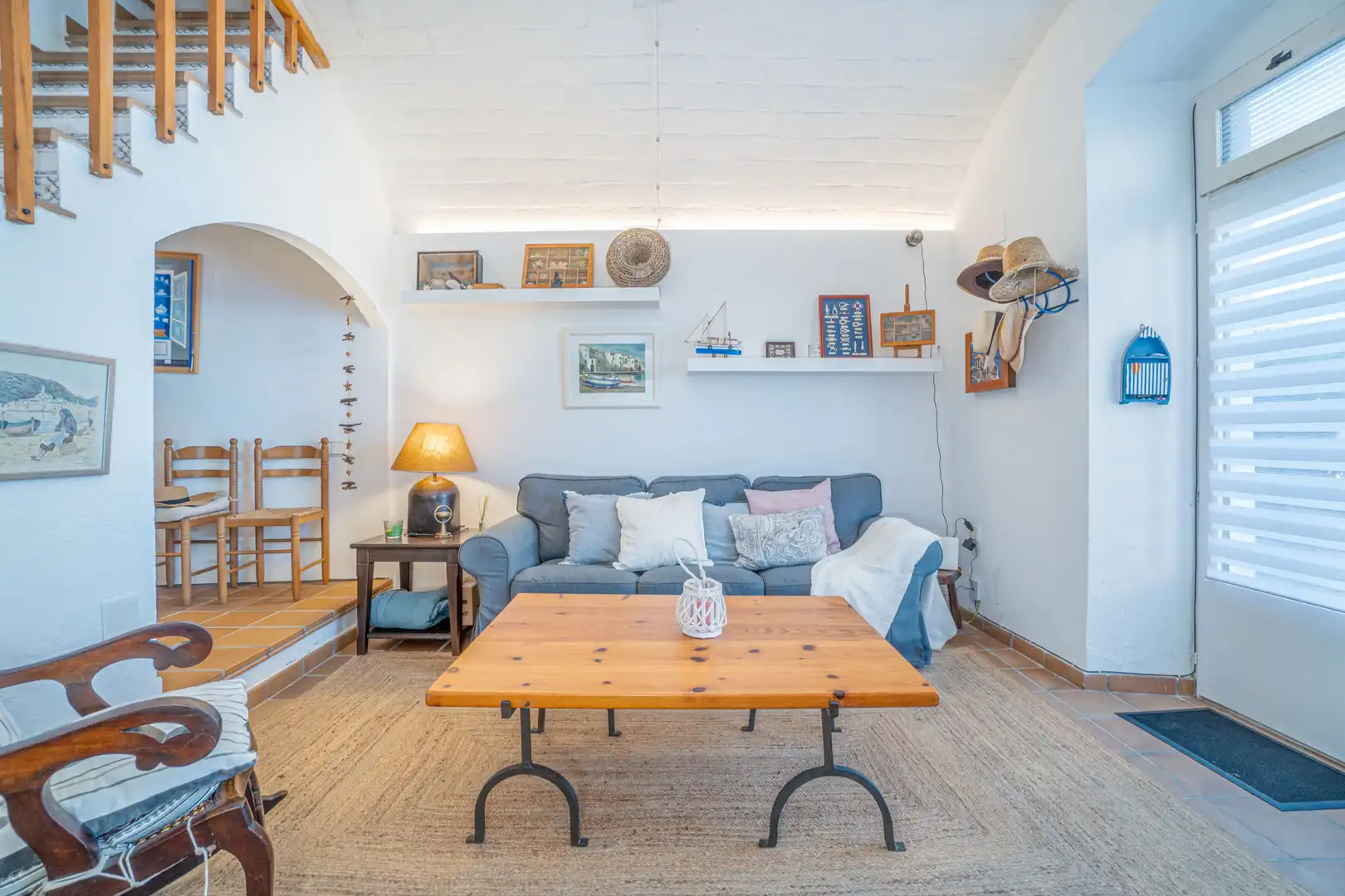 Wohnzimmer von Einfamilien-Reihenhaus zum Verkauf in Cadaqués mit Möbliert, Ofen und Waschmaschine