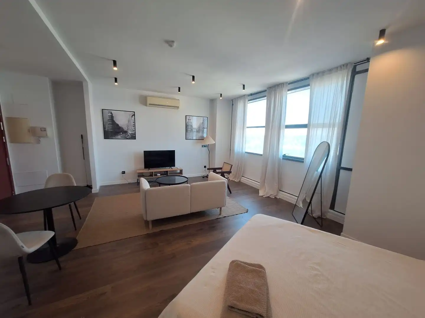 Wohnzimmer von Wohnung zur Miete in San Sebastián de los Reyes mit Klimaanlage, Heizung und Möbliert