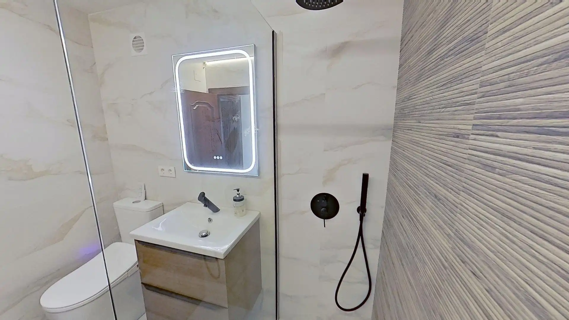 Bathroom of Flat for sale in Gijón 