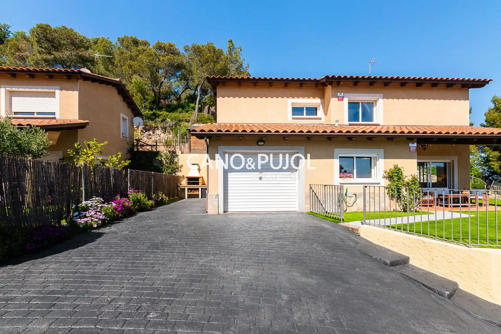 Vista exterior de Casa o chalet en venta en Corbera de Llobregat con Calefacción, Terraza y Trastero