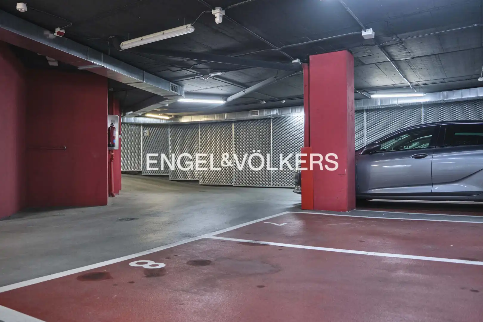 Aparcament de Apartament de lloguer en Madrid amb Aire condicionat, Calefacció i Terrassa