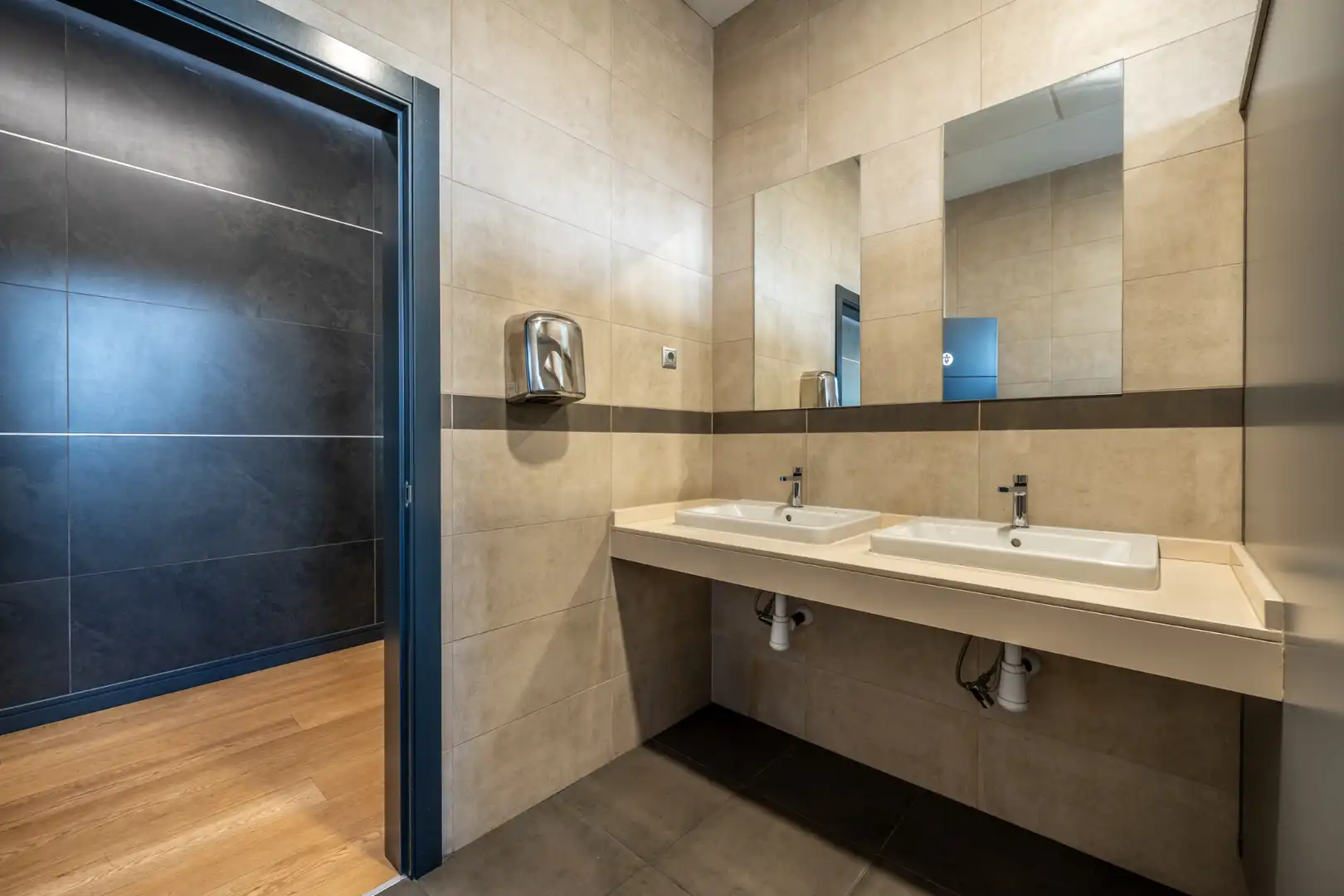 Badezimmer von Fabrikhallen zur Miete in Leganés mit Heizung und Alarm