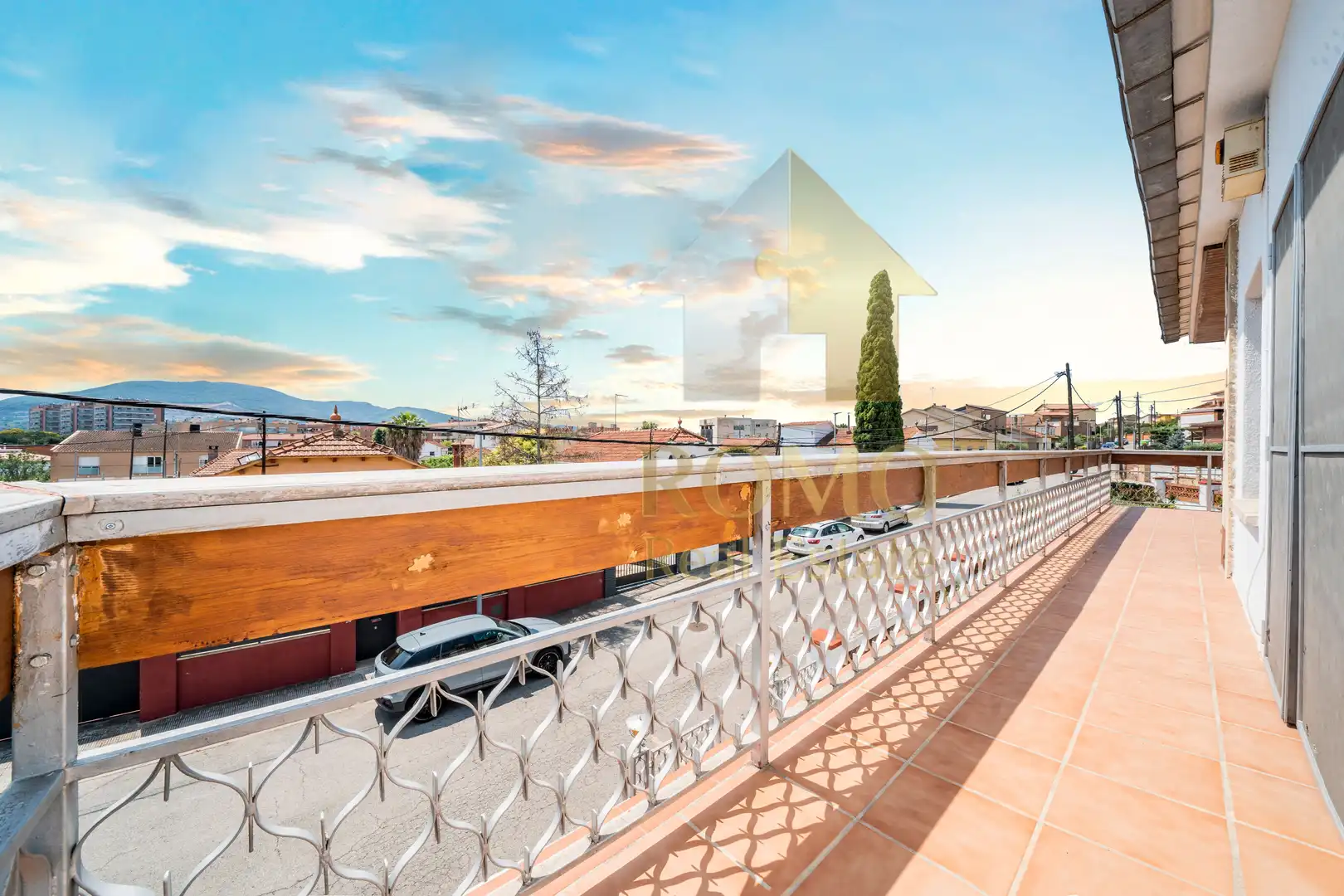 Vista exterior de Casa o chalet en venta en Santa Perpètua de Mogoda con Aire acondicionado, Calefacción y Jardín privado