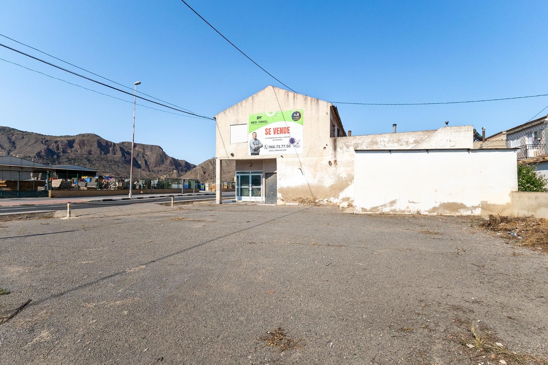 Vista exterior de Casa o xalet en venda en Orihuela amb Jardí privat