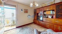 Sala d'estar de Pis en venda en Lasarte-Oria amb Balcó
