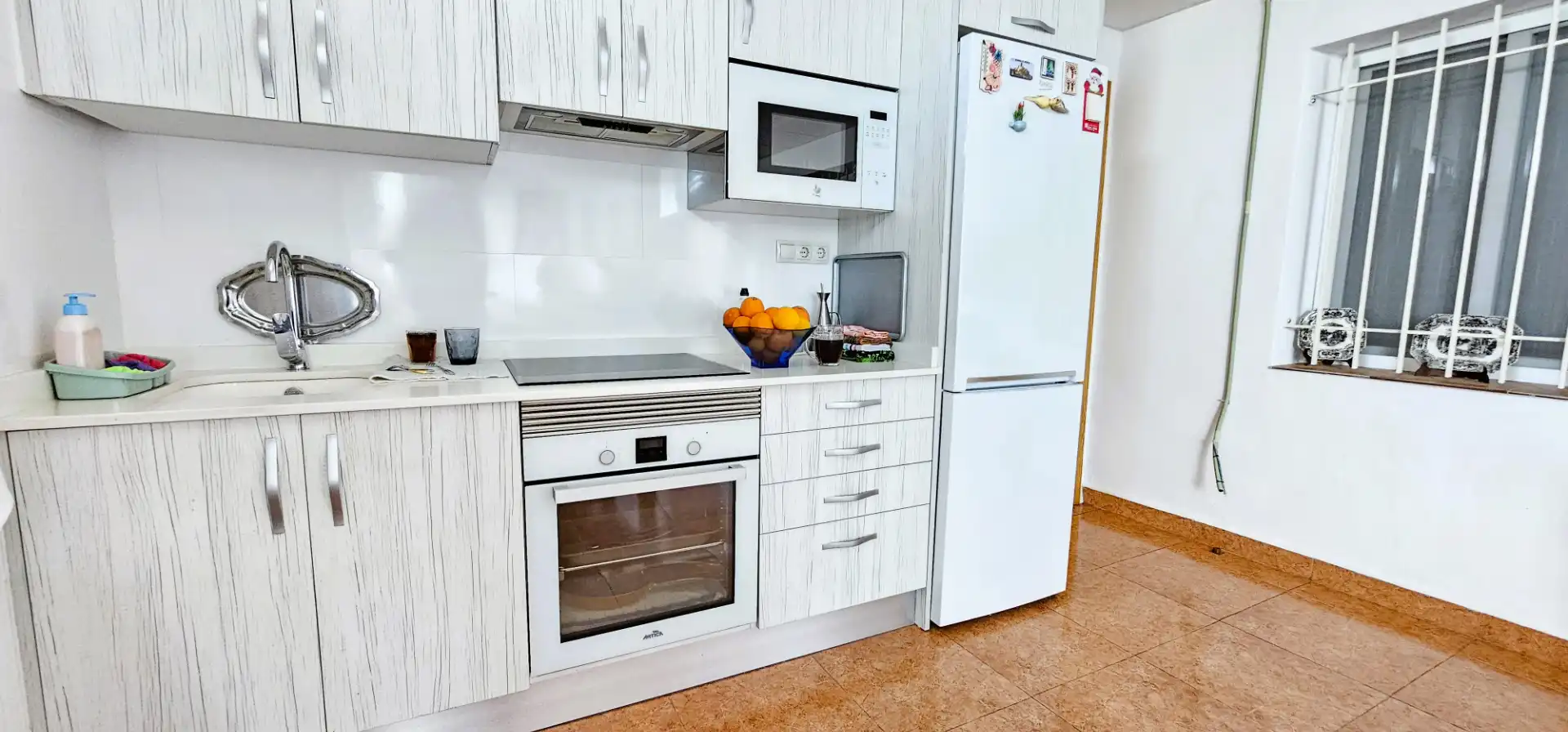 Cuina de Casa o xalet en venda en Alhama de Murcia amb Aire condicionat, Terrassa i Traster