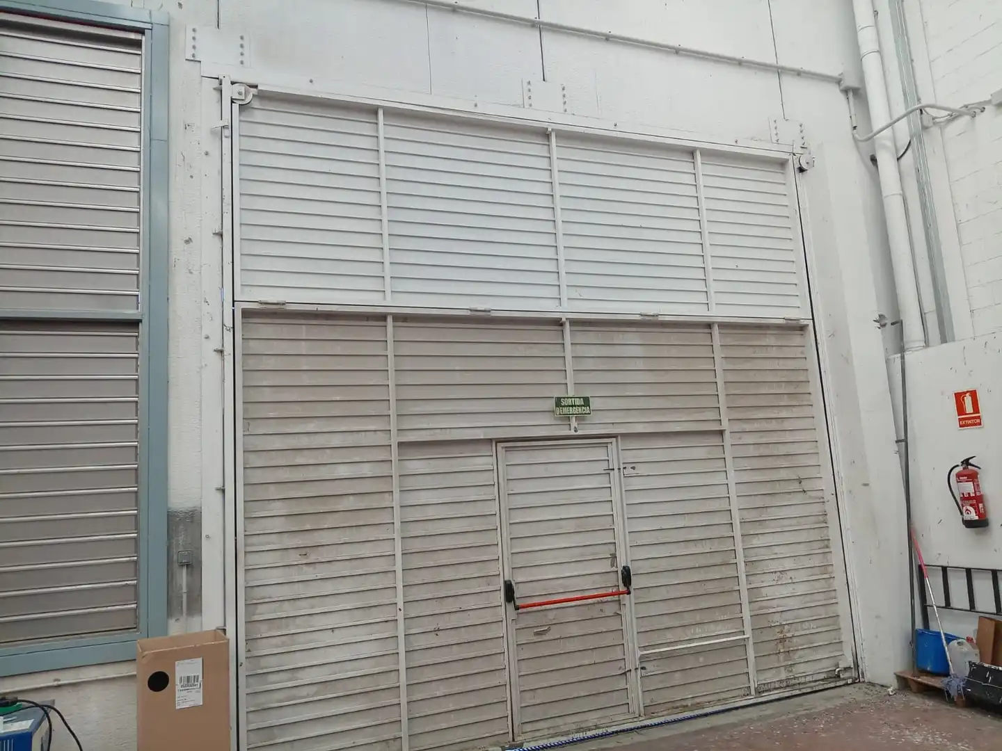 Außenansicht von Fabrikhallen zum Verkauf in Sant Vicenç de Castellet