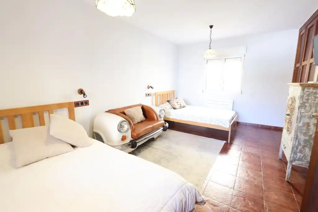 Dormitori de Casa o xalet en venda en Orihuela amb Aire condicionat, Jardí privat i Terrassa