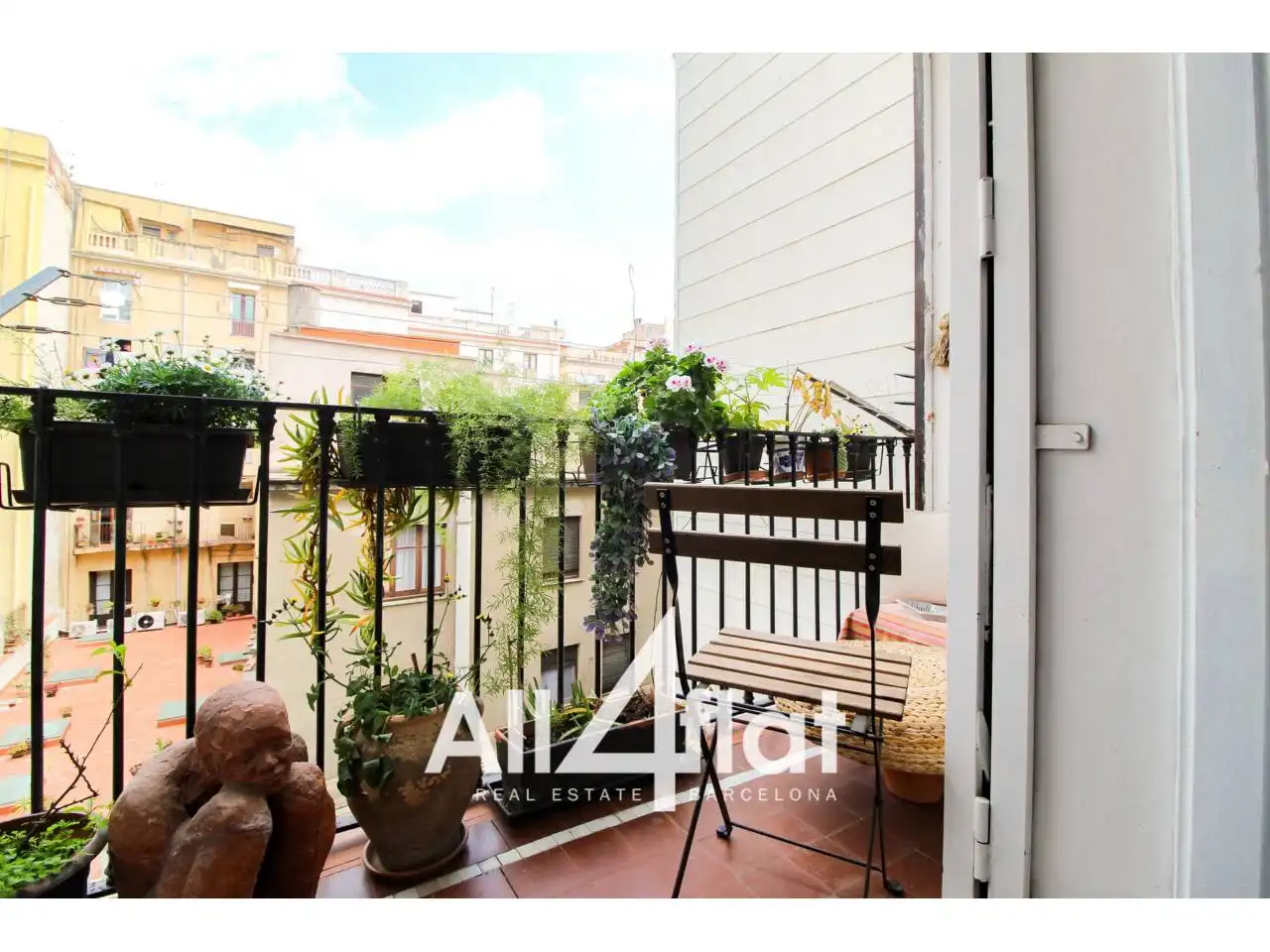 Flat with terrace for sale in Calle Notariat, imagen 2