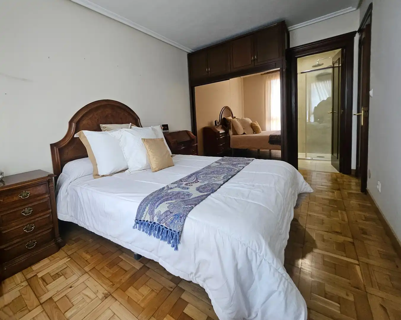 Habitación de Dúplex en venta en Torrelavega  con Calefacción y Amueblado