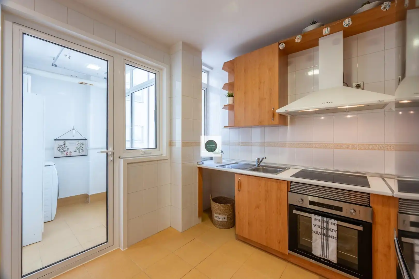 Cocina de Piso en venta en A Coruña Capital  con Calefacción y Trastero
