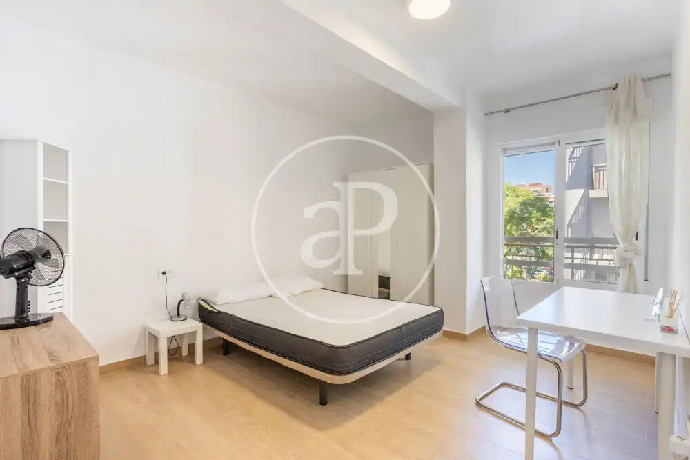 Bedroom of Flat for rent in Valencia  with Air Conditioner, Heating and Furnished