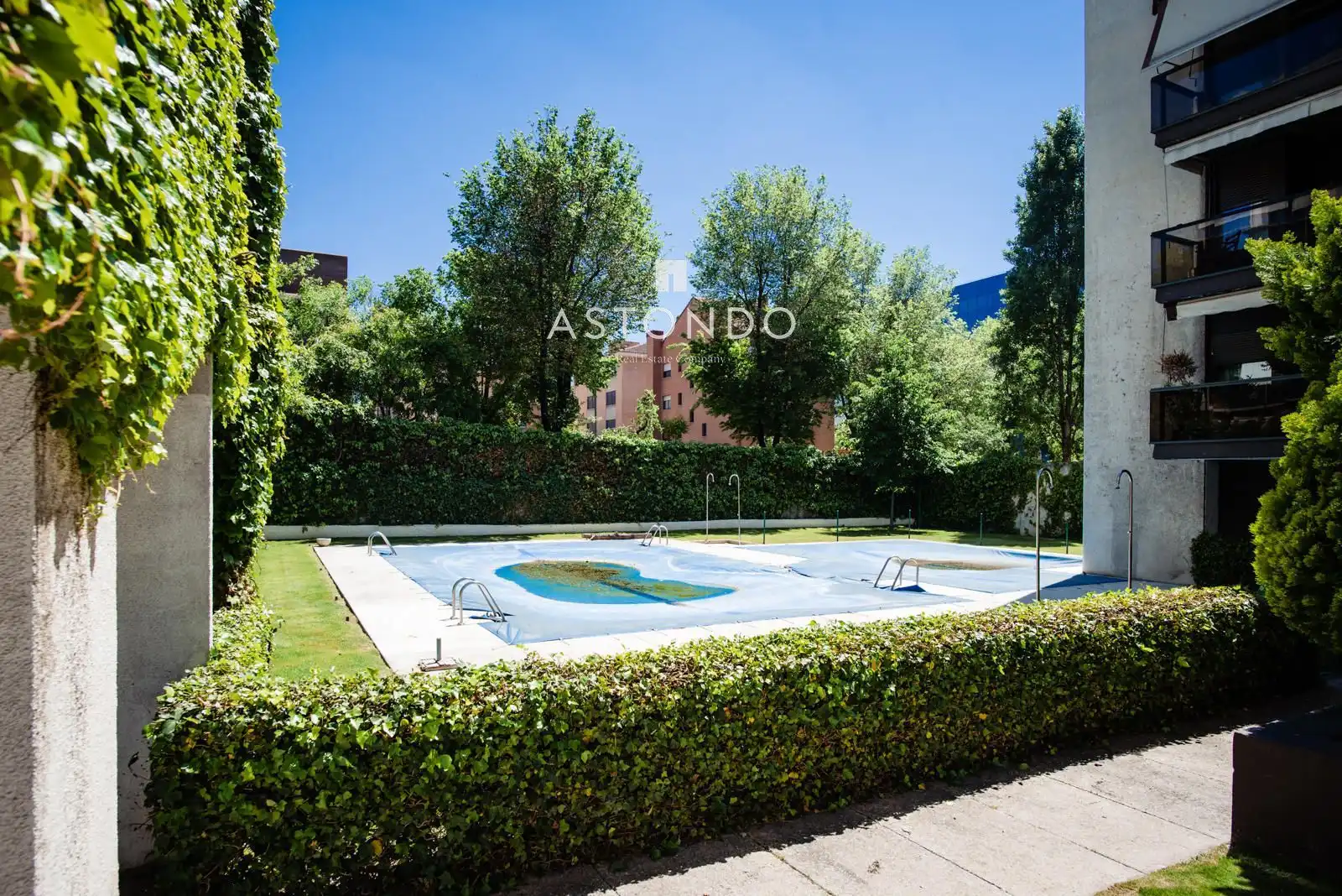 Piscina de Piso en venta en Madrid con Aire acondicionado, Calefacción y Terraza