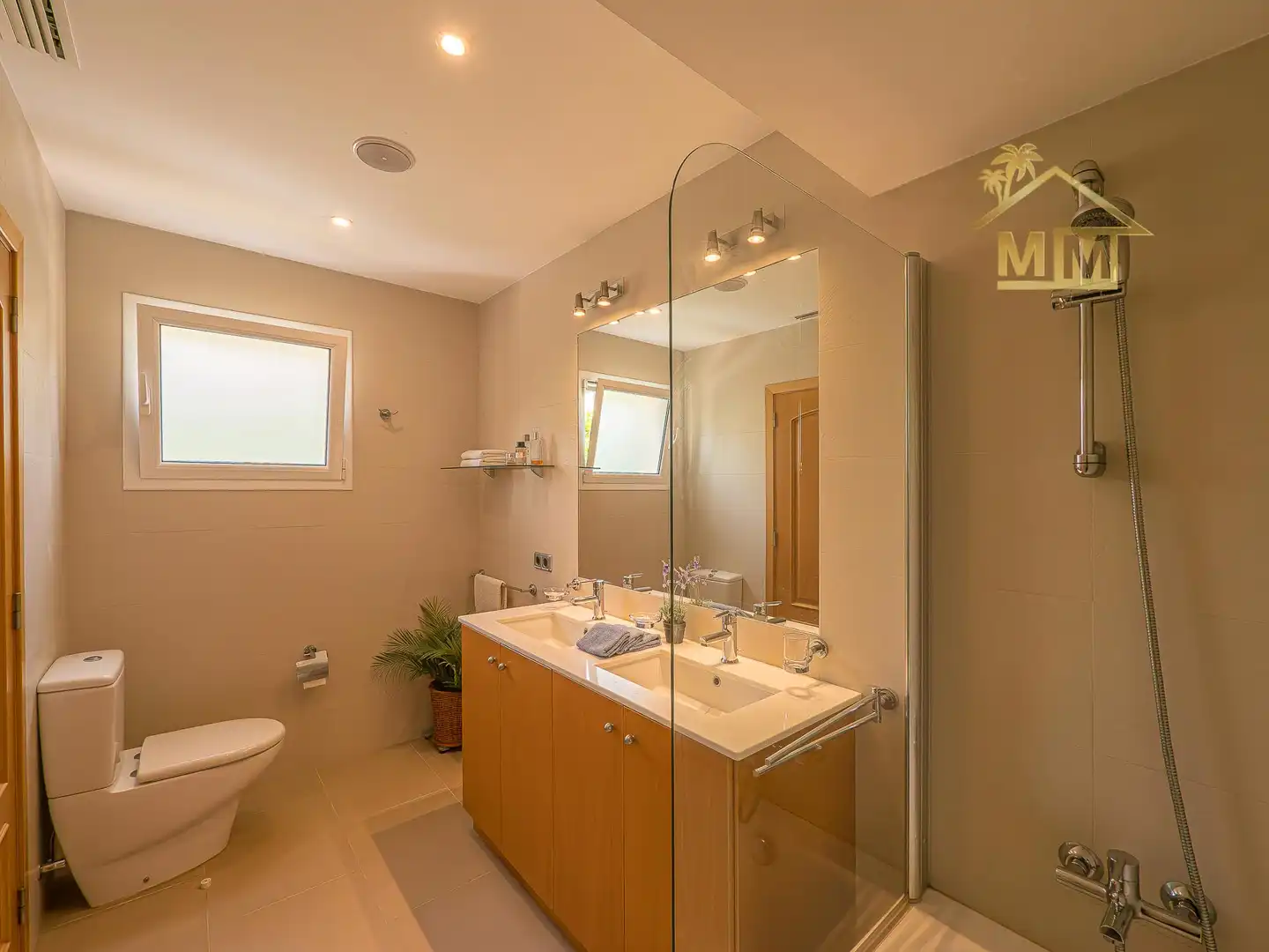 Bathroom of Houses for sale in Maó - Mahón  with Air Conditioner, Heating and Private garden