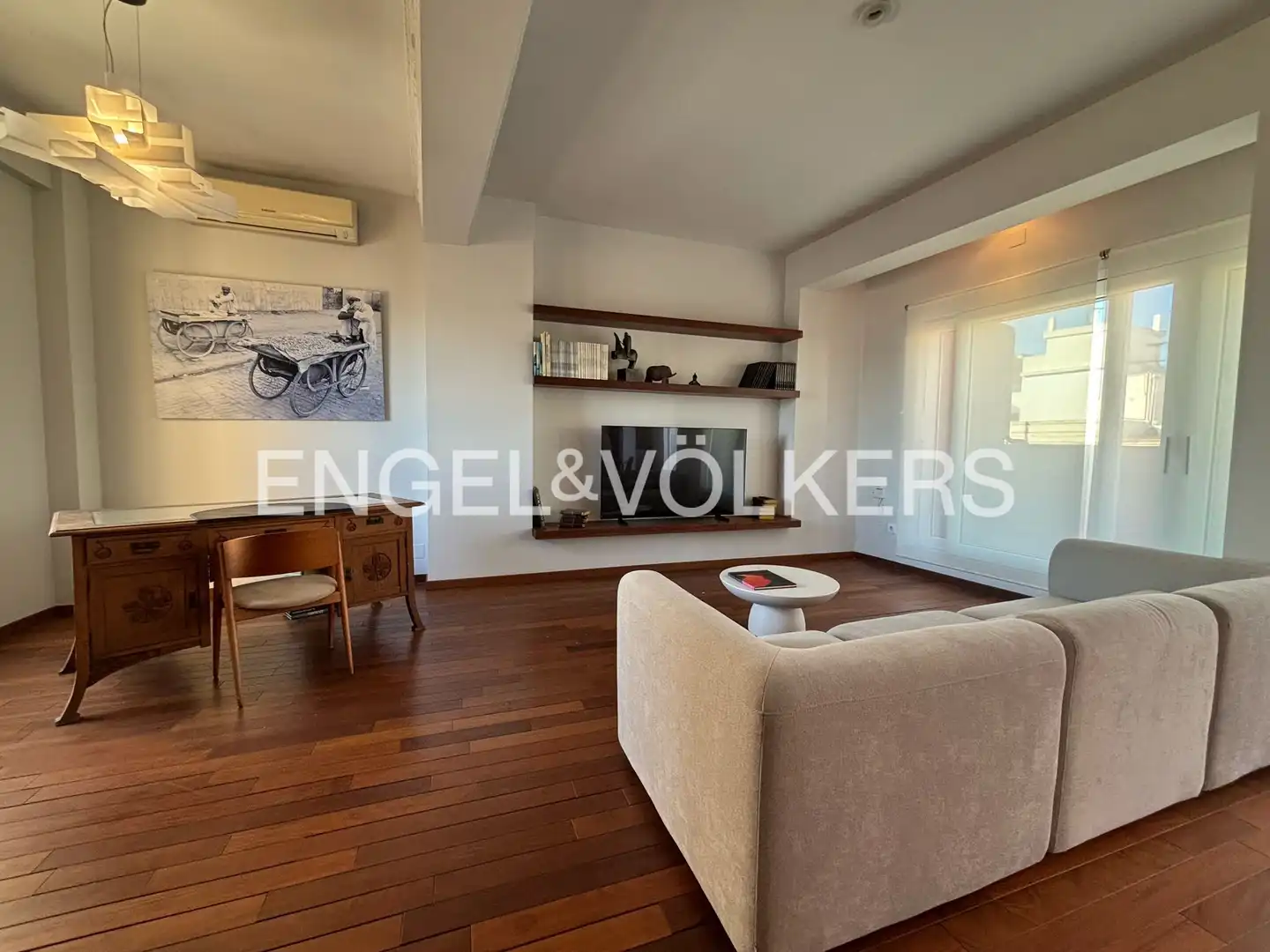 Sala d'estar de Pis de lloguer en Valencia amb Aire condicionat, Calefacció i Parquet