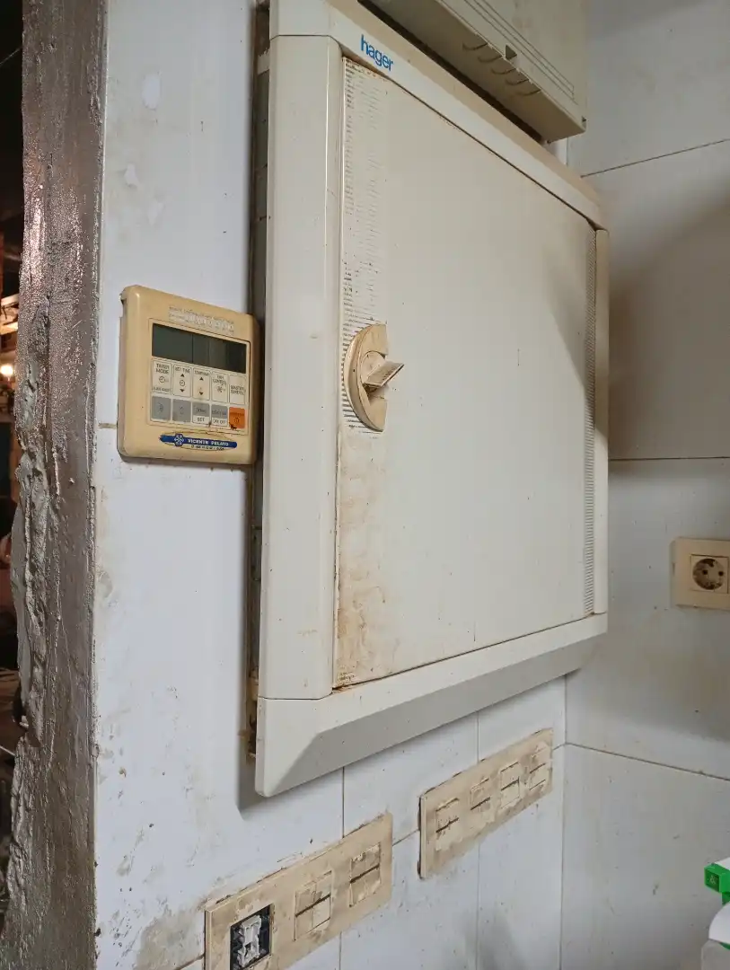 Habitación de Local en venta en Gijón  con Amueblado