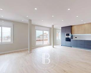 Living room of Attic for sale in  Barcelona Capital  with Air Conditioner, Heating and Terrace