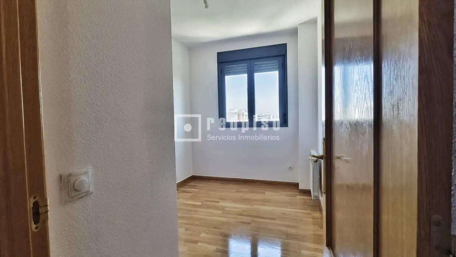 Bedroom of Flat for sale in Madrid  with Air Conditioner, Heating and Private garden