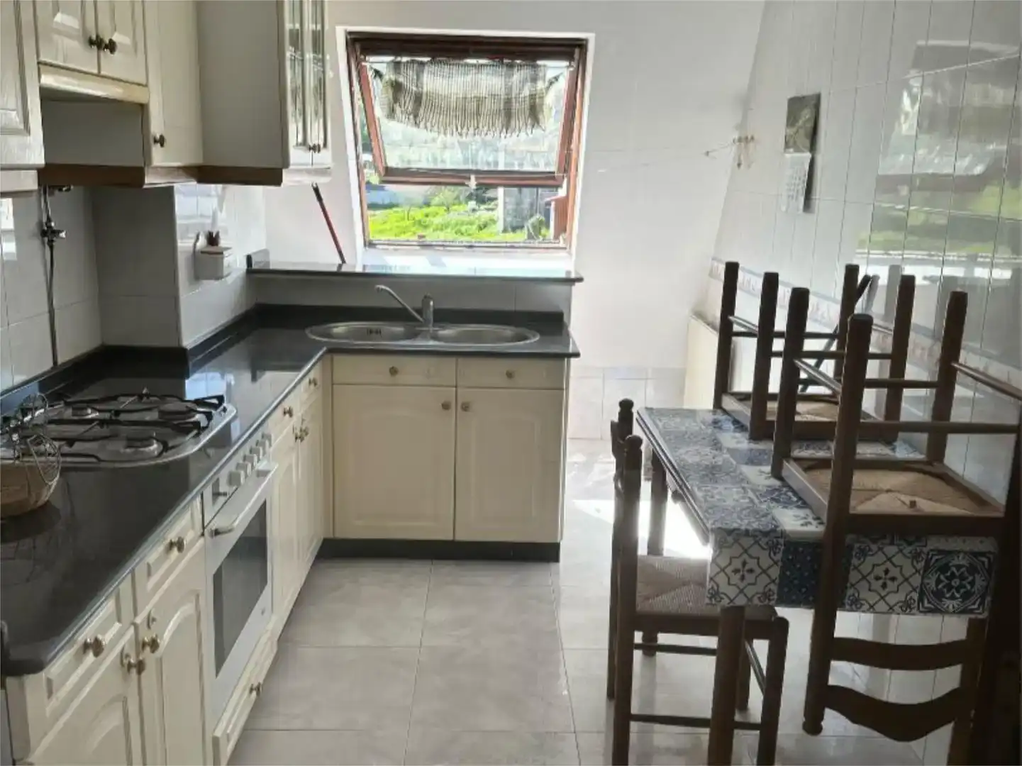 Kitchen of Flat for sale in Ponte Caldelas  with Parquet flooring, Storage room and Furnished