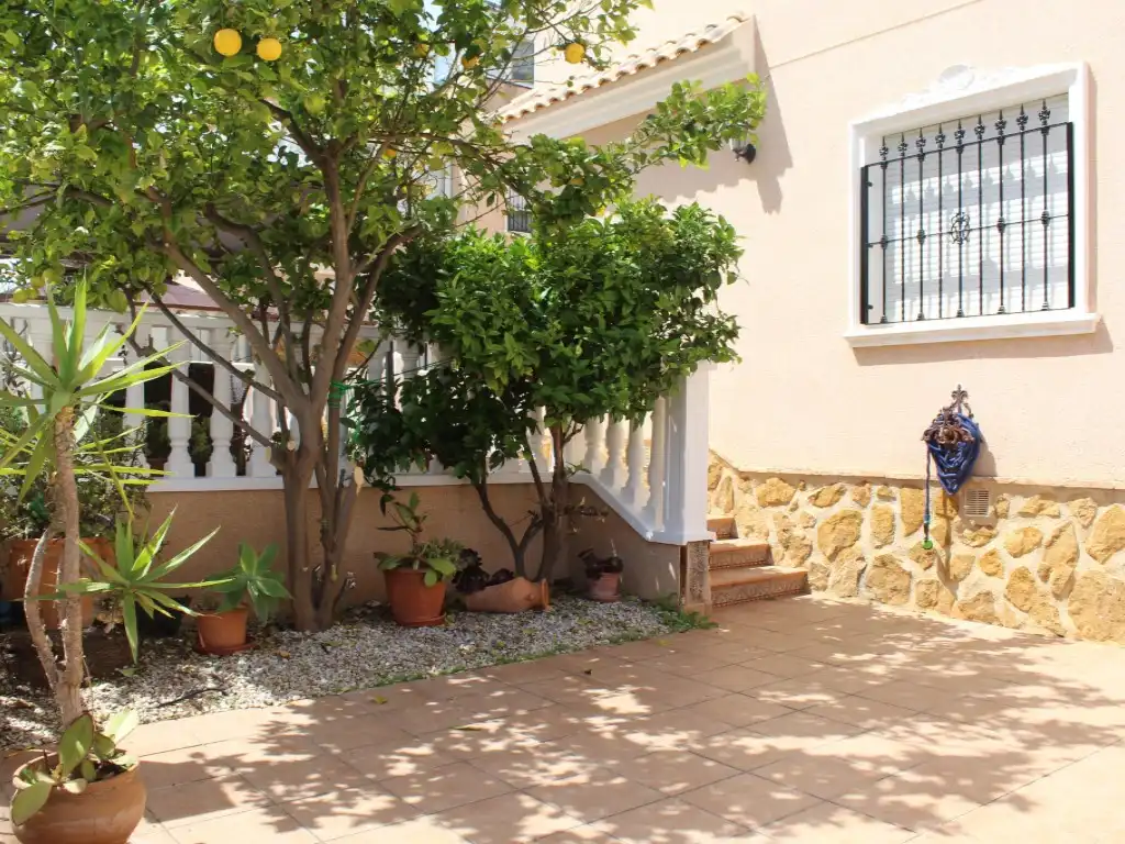 House with garden for sale in Calle Clavo, imagen 28