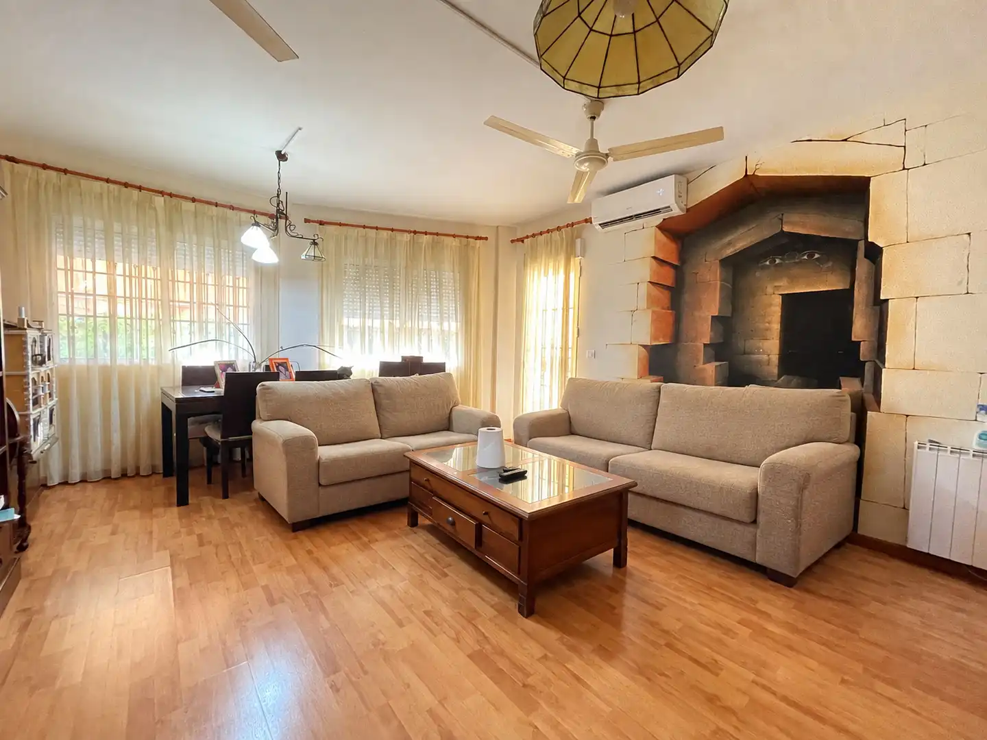 Casa aparellada amb terrassa en venda a Avenida Emilio Castelar 65, imagen 3
