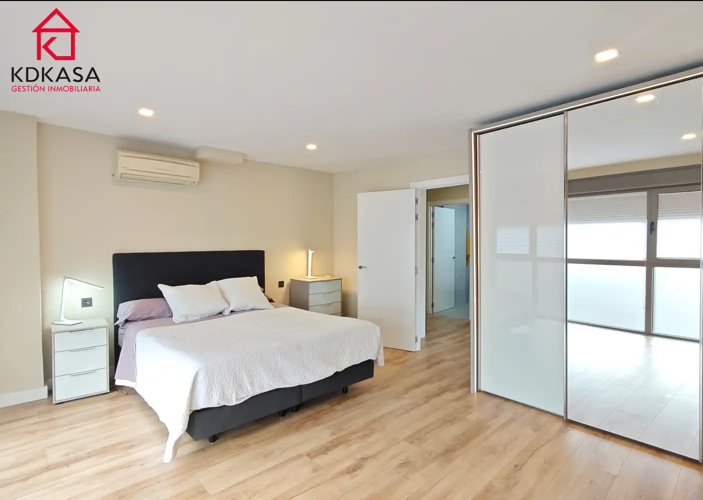 Bedroom of Flat for rent in Madrid  with Air Conditioner, Heating and Terrace