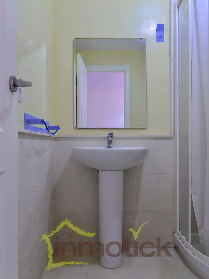 Badezimmer von Wohnung zur Miete in El Portil mit Möbliert