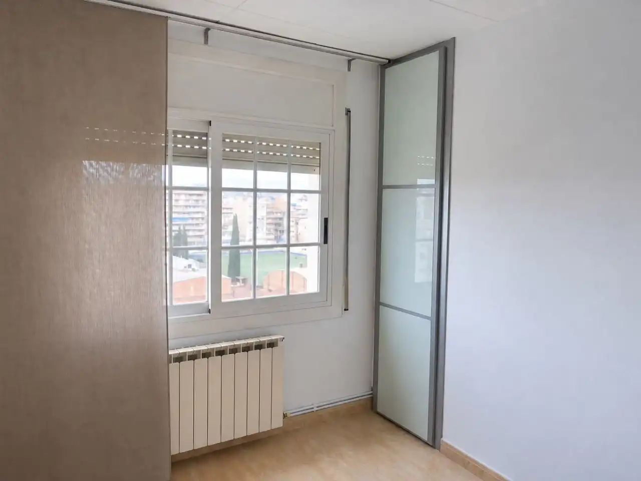 Bedroom of Flat for rent in Granollers  with Air Conditioner, Heating and Oven
