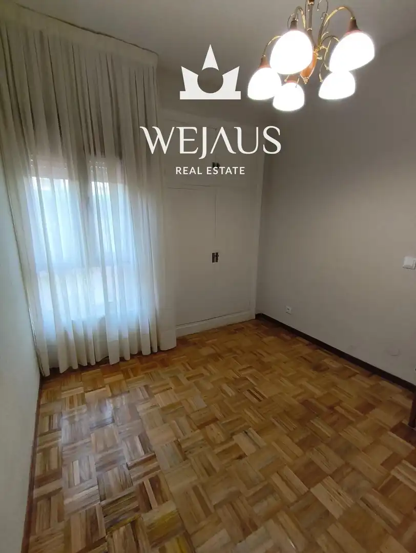 Habitación de Piso de alquiler en El Astillero   con Calefacción, Amueblado y Alarma