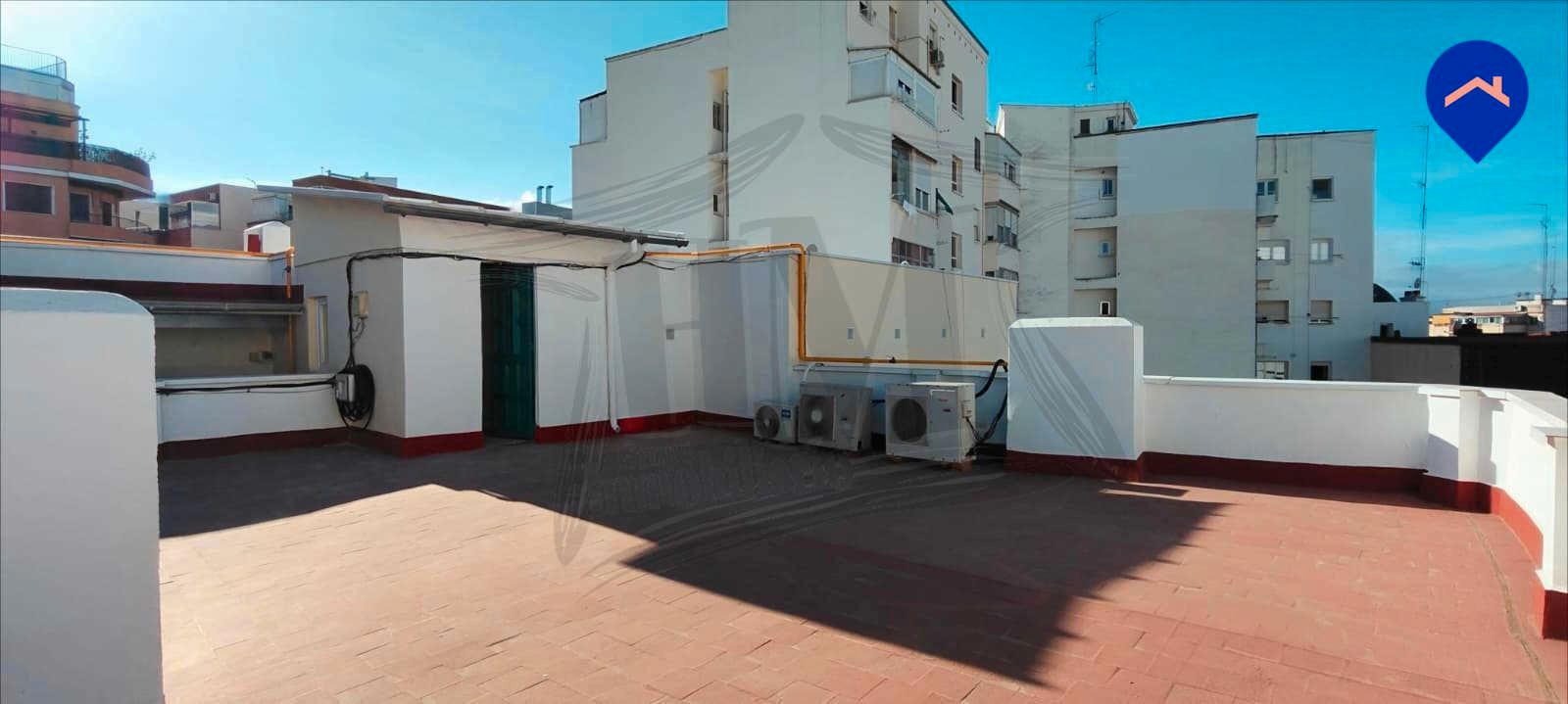 Vista exterior de Traster en venda en  Madrid Capital